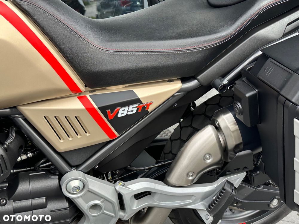 Moto Guzzi V85 - 34