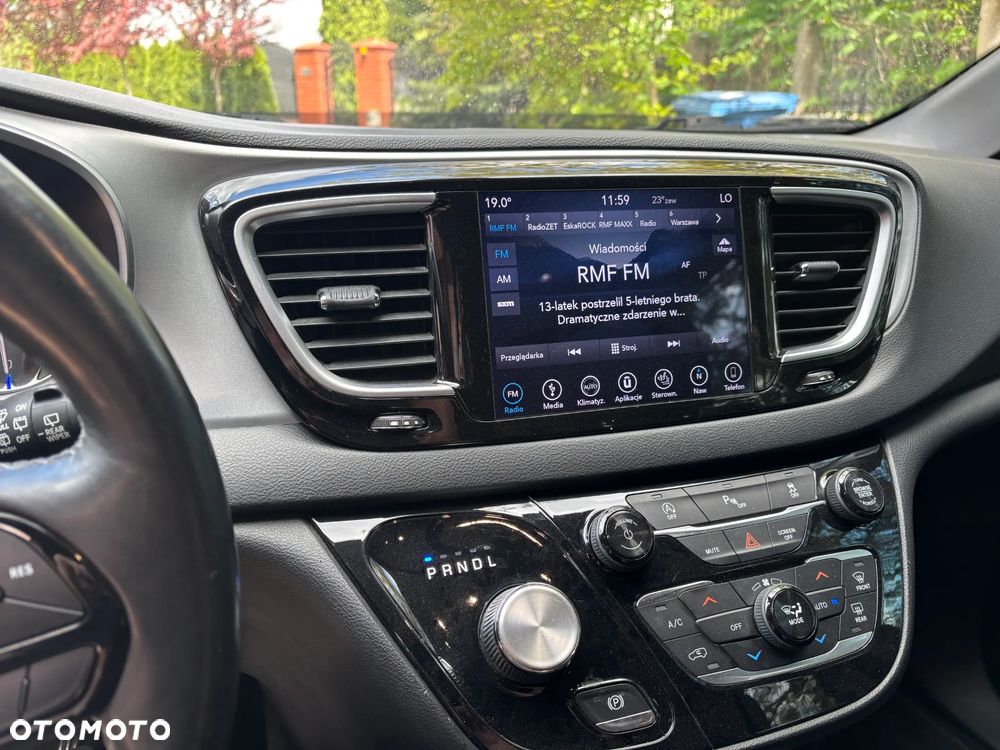Chrysler Pacifica - 6