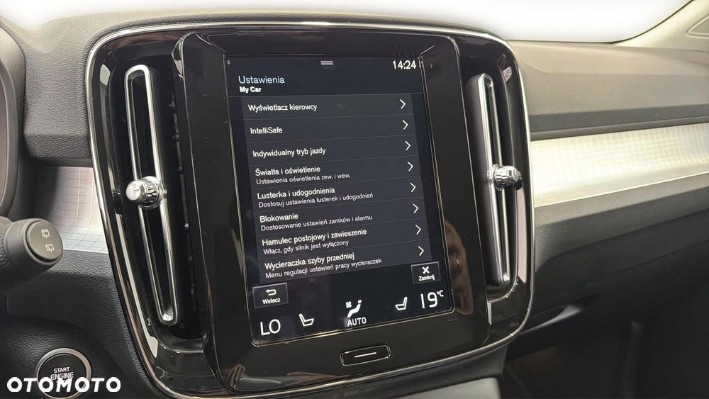 Volvo XC 40 T3 Momentum Pro - 30