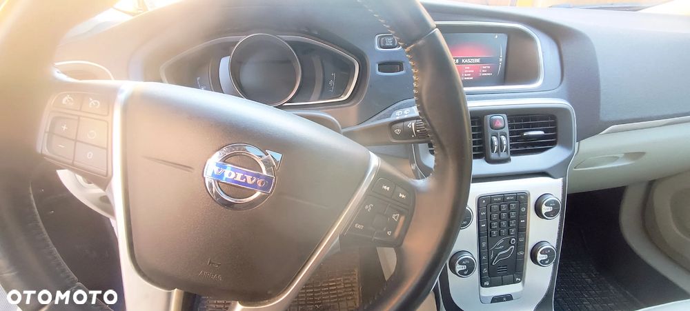 Volvo V40 D4 Ocean Race - 6