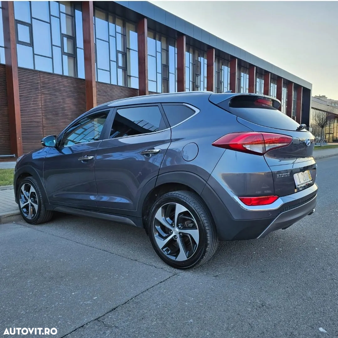 Hyundai Tucson 2.0 CRDI 4WD 8AT Luxury - 6