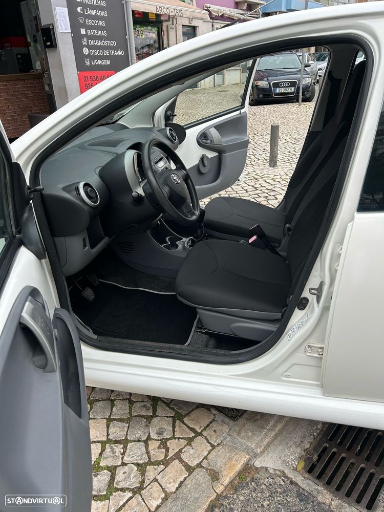Toyota Aygo 1.0 + AC - 9