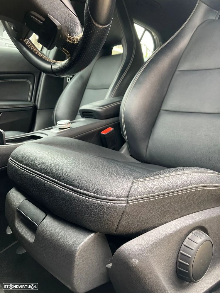 Mercedes-Benz GLA 200 - 19
