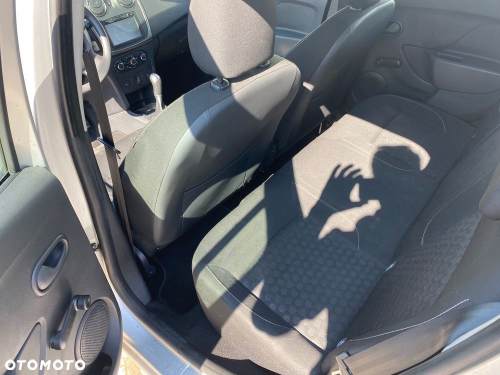 Dacia Sandero 1.2 16V 75 Laureate - 8