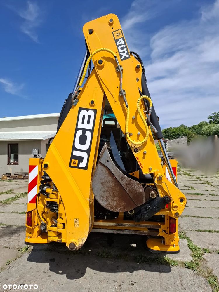 JCB 4CX - 19