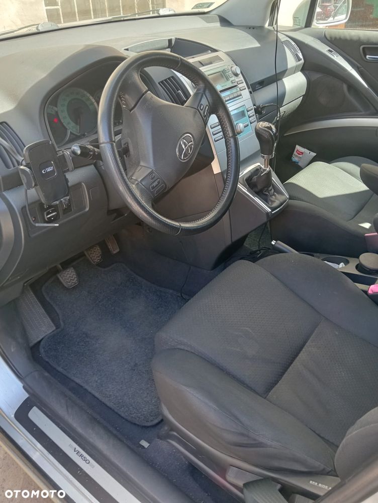 Toyota Corolla Verso 2.2 D-4D Prestige - 5