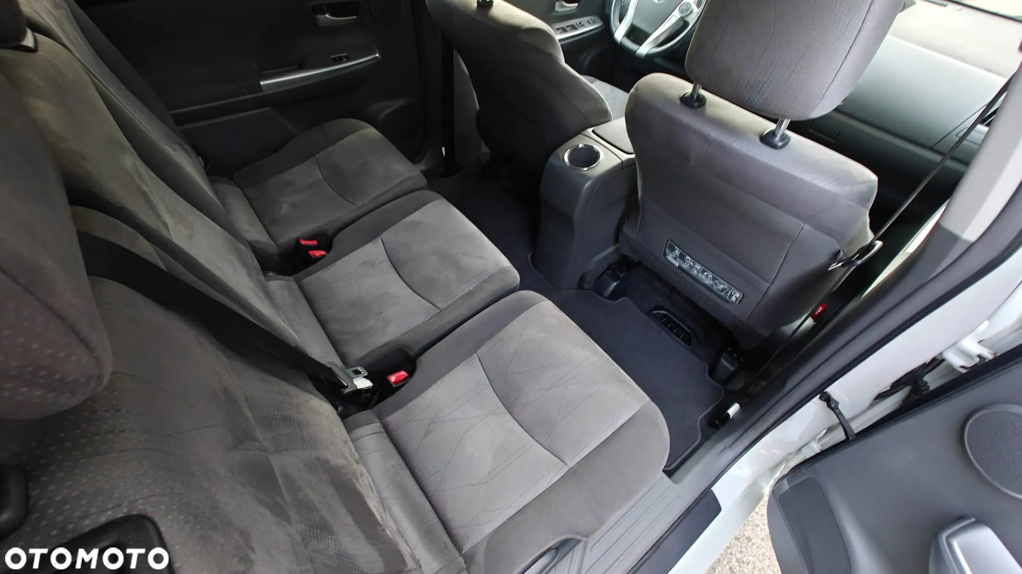 Toyota Prius+ (Hybrid) Executive - 10