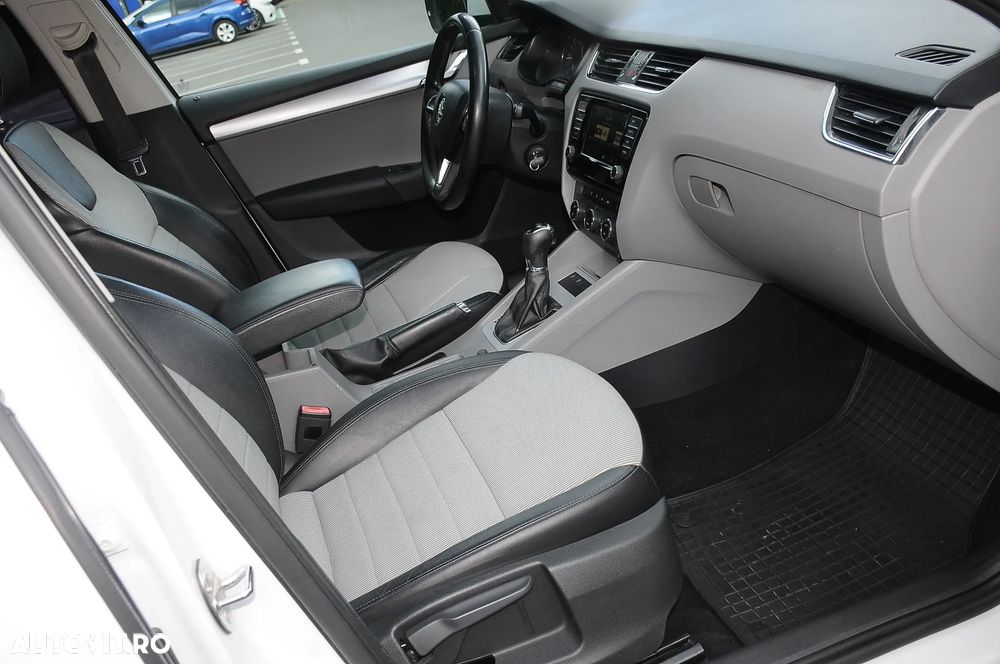 Skoda Octavia 1.6 TDI DSG Style - 20