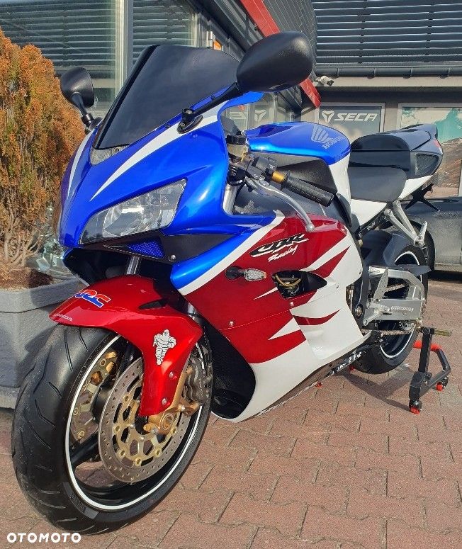 Honda CBR - 1