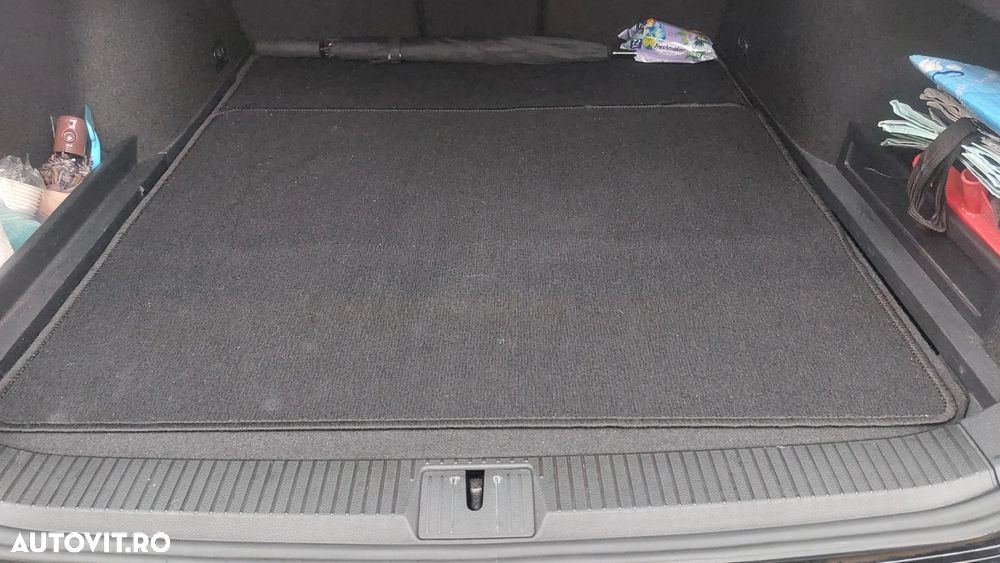 Volkswagen Passat - 13