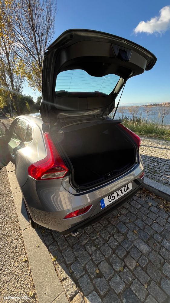 Volvo V40 2.0 D3 Momentum Geartronic - 35