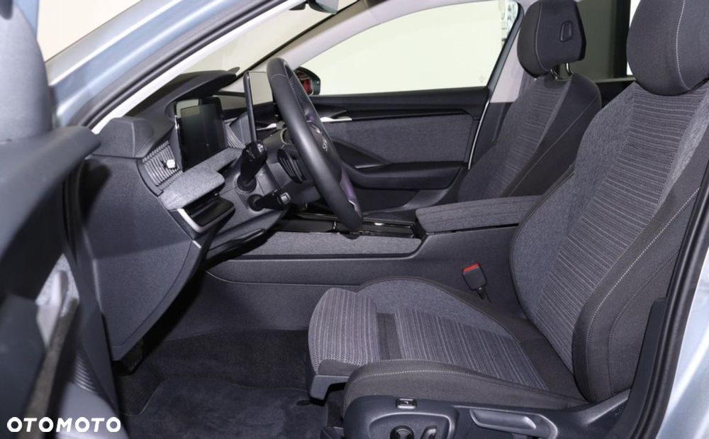 Skoda Superb 2.0 TDI SCR Drive DSG - 10