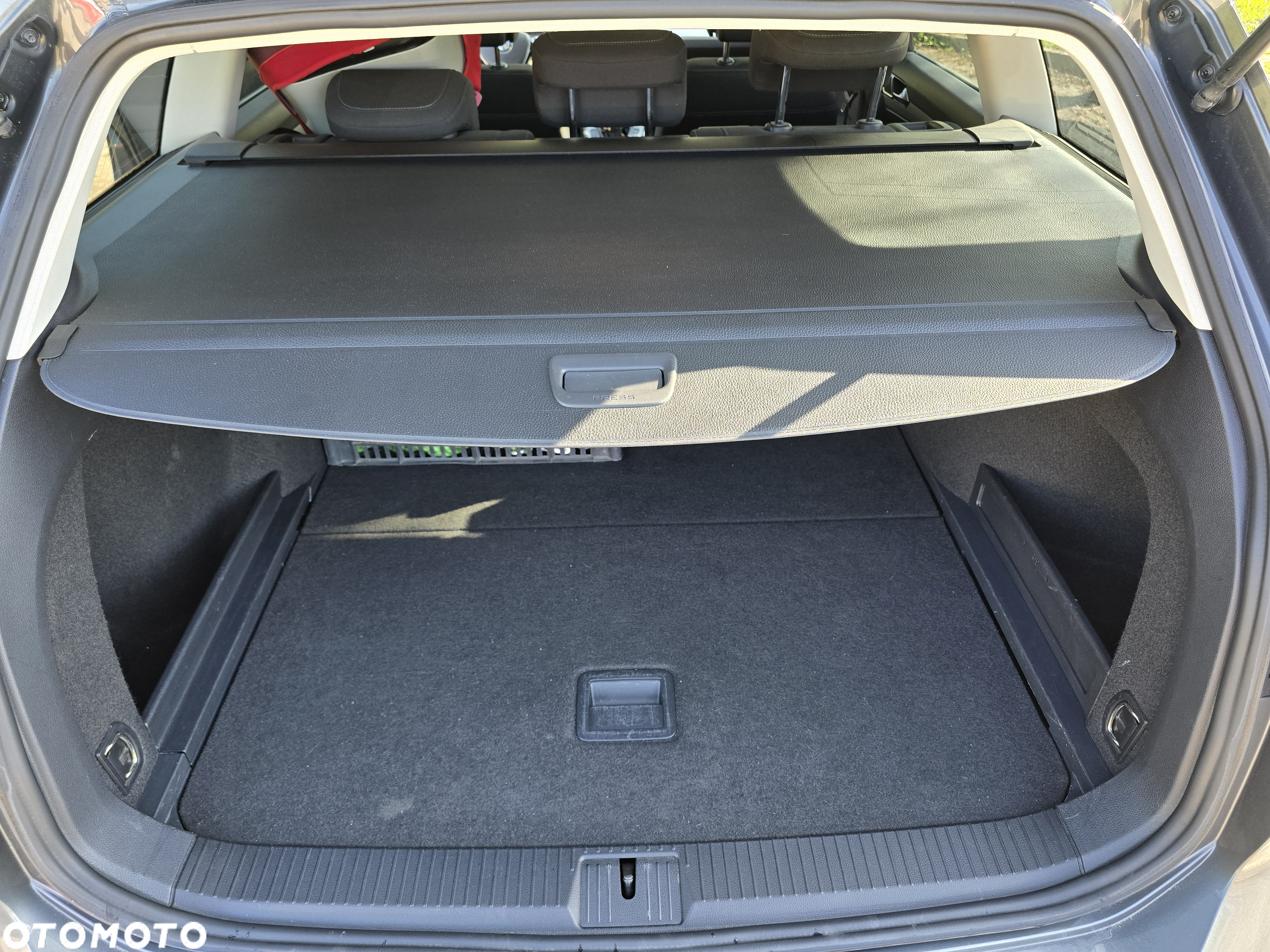 Volkswagen Passat 1.6 TDI BMT Comfortline - 24