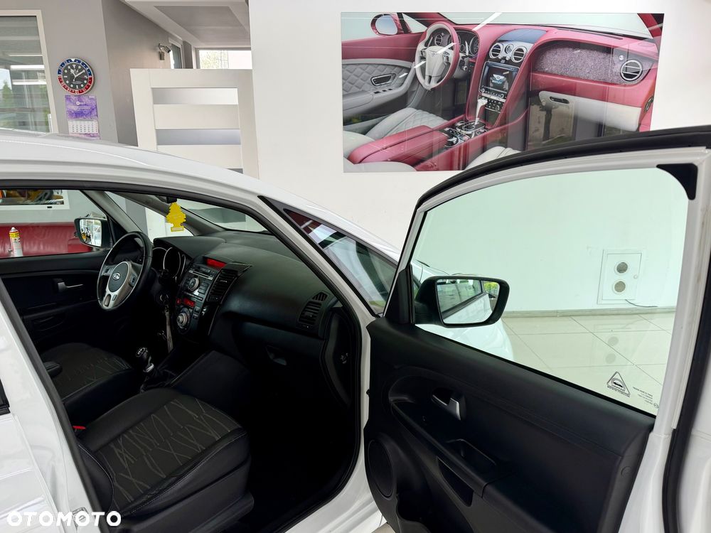 Kia Venga - 26