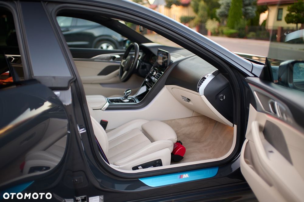 BMW Seria 8 - 19