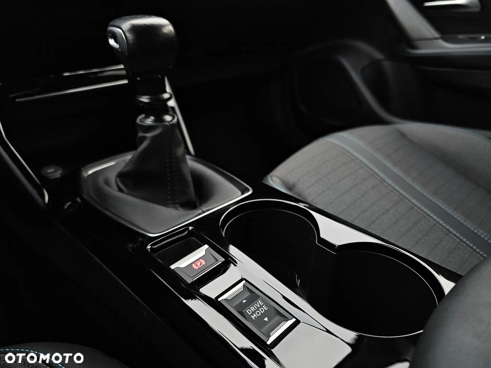 Peugeot 2008 1.5 BlueHDi Allure S&S - 18