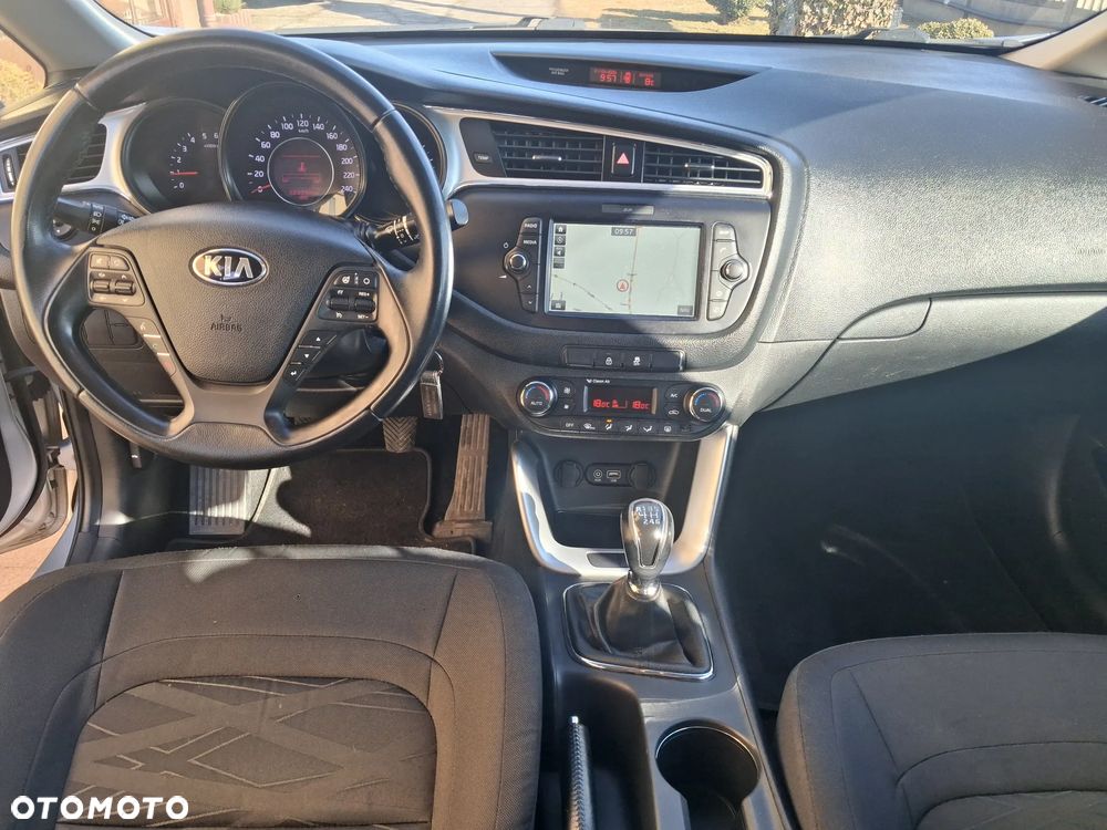 Kia Ceed 1.6 CRDi L - 11