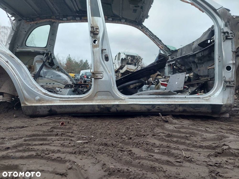 PRÓG PRAWY + SŁUPEK ŚRODKOWY TOYOTA RAV4 II 5D 1D4 - 1