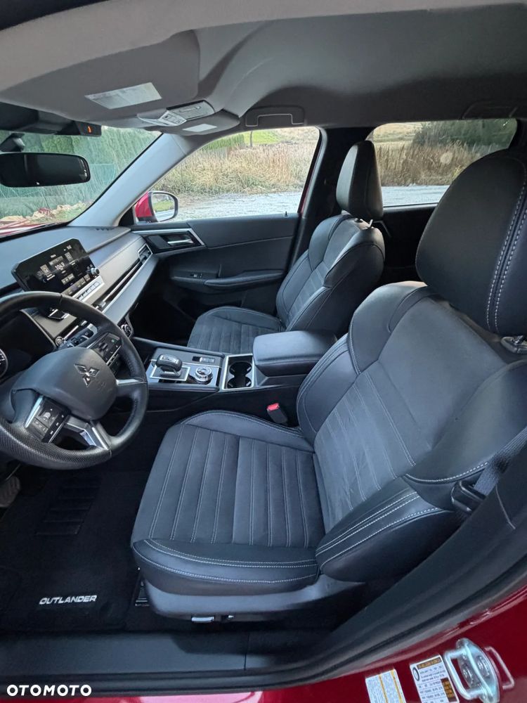 Mitsubishi Outlander - 24