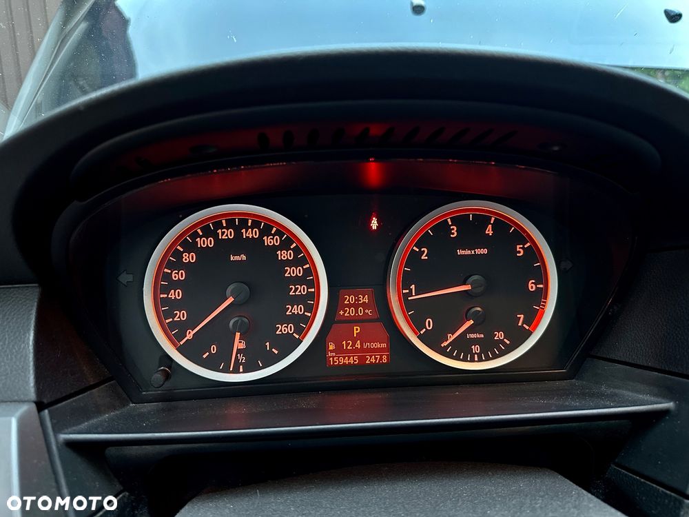BMW Seria 5 - 32