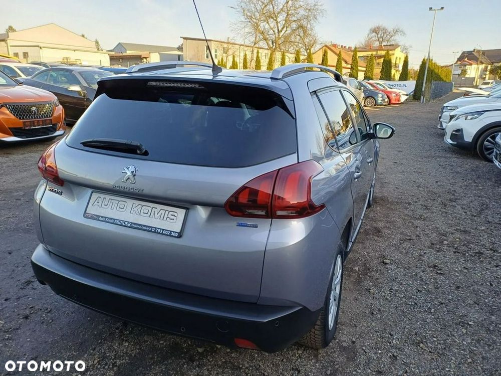 Peugeot 2008 1.2 Pure Tech Style - 7