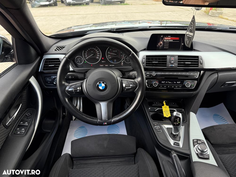 BMW Seria 3 330e iPerformance M Sport - 16