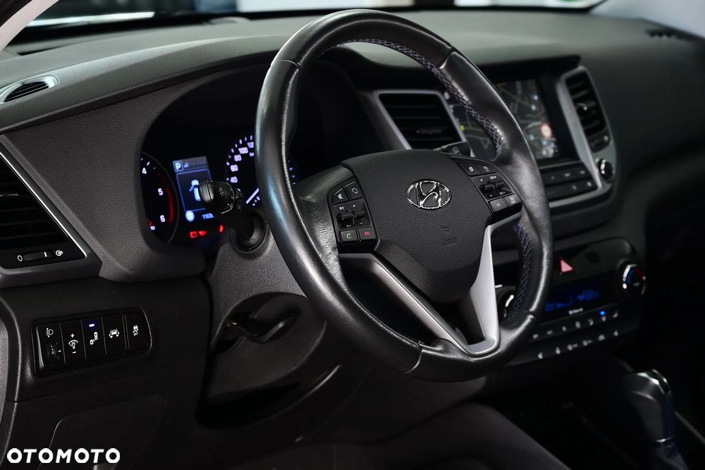 Hyundai Tucson 2.0 CRDi 4WD Automatik Style - 24