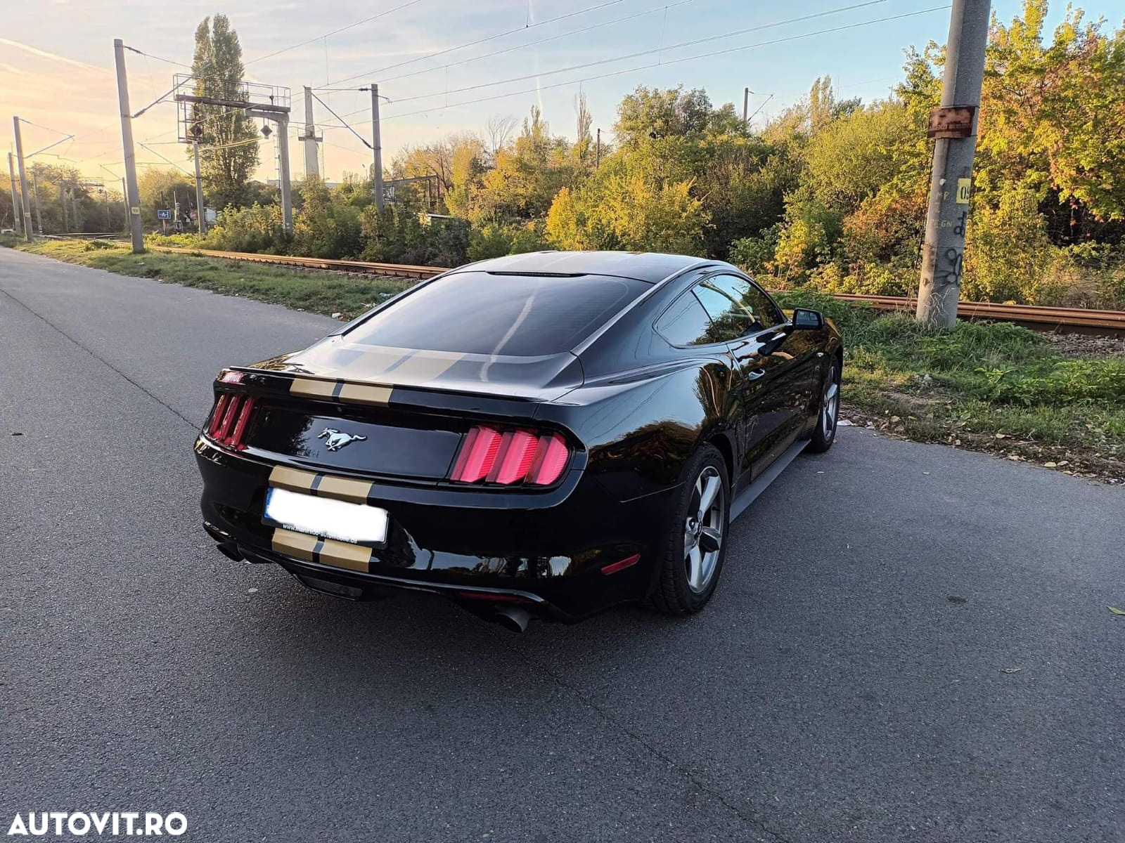 Ford Mustang 2.3 EcoBoost Aut. - 2