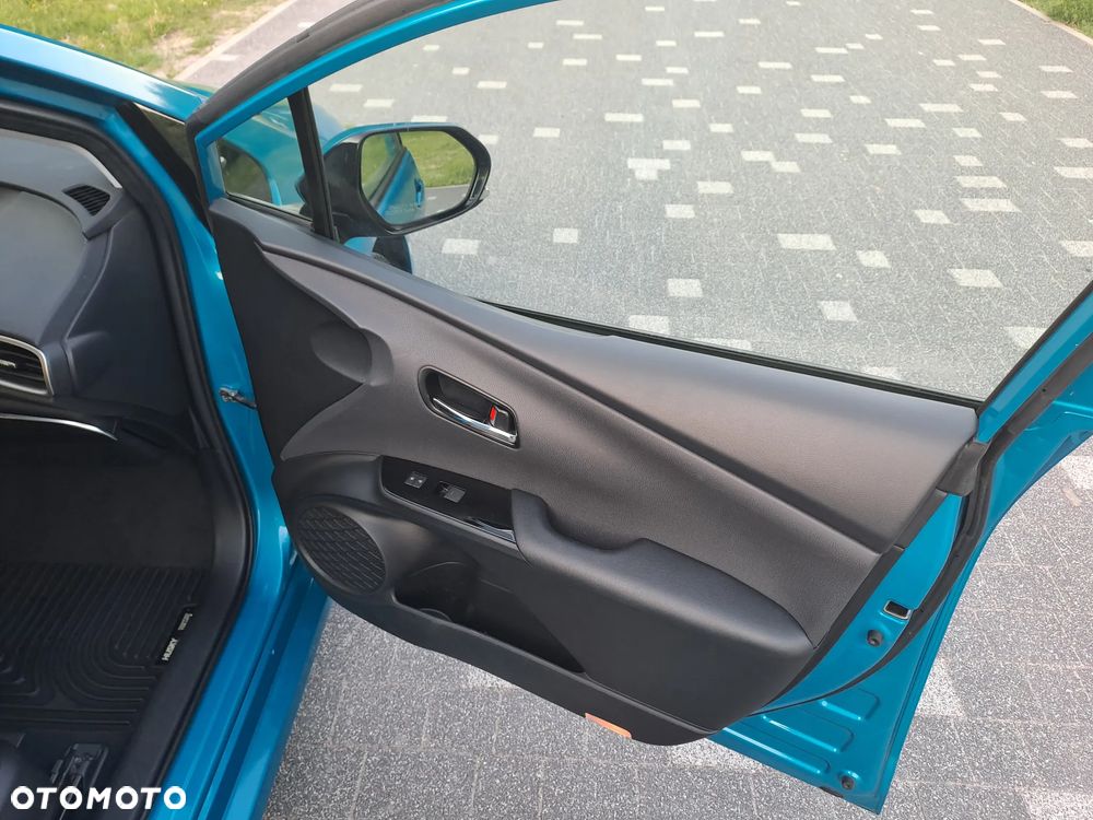 Toyota Prius 1.8 HSD Premium - 13