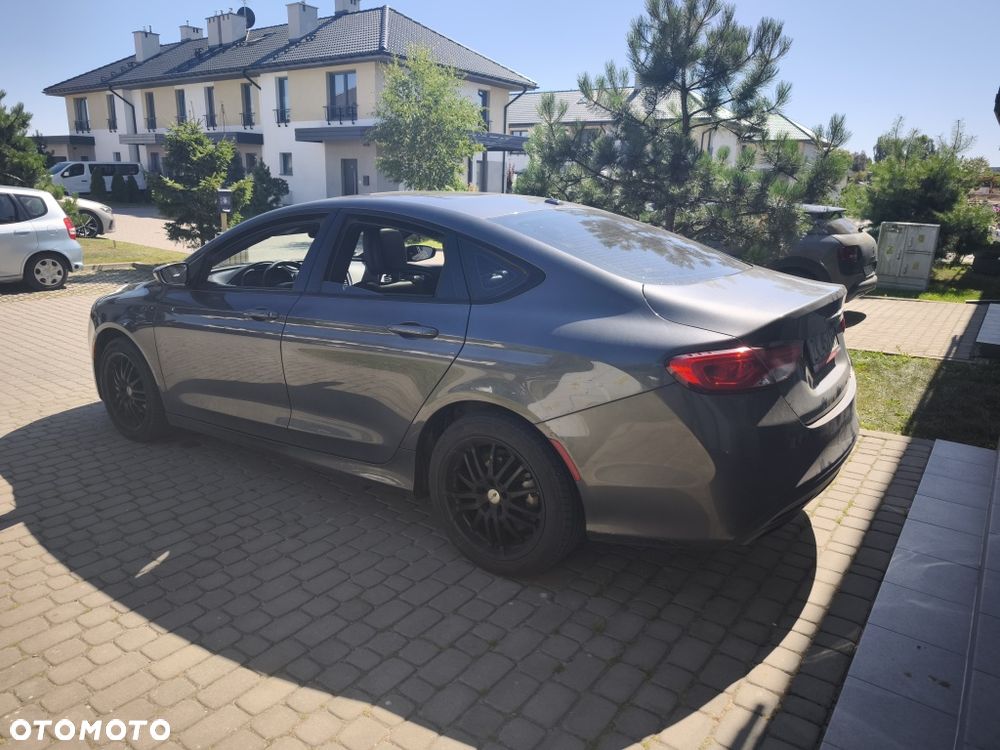 Chrysler 200 - 1
