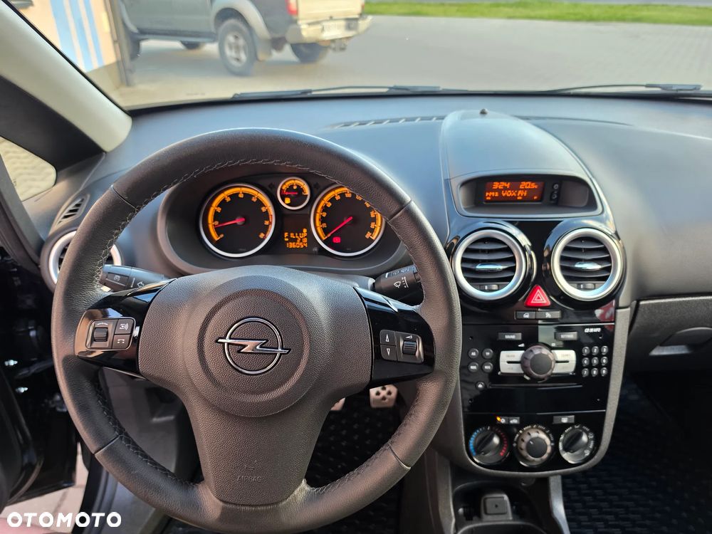 Opel Corsa 1.2 16V Cosmo - 11