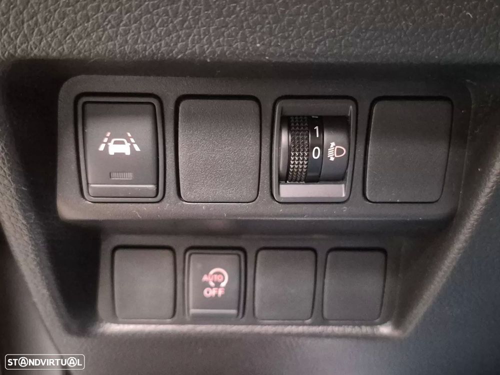 Nissan Qashqai 1.3 DIG-T N-Connecta LED+SKY - 18