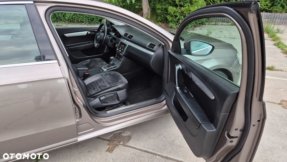 Volkswagen Passat 2.0 TDI Highline DSG - 16