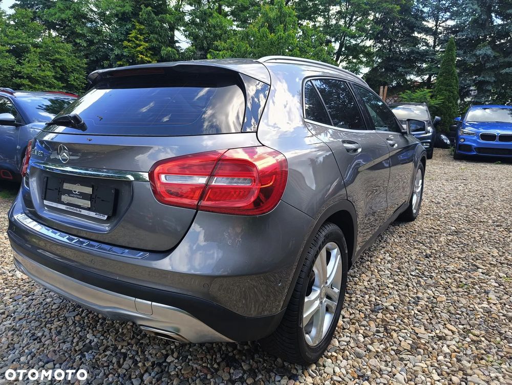 Mercedes-Benz GLA 180 Urban - 10