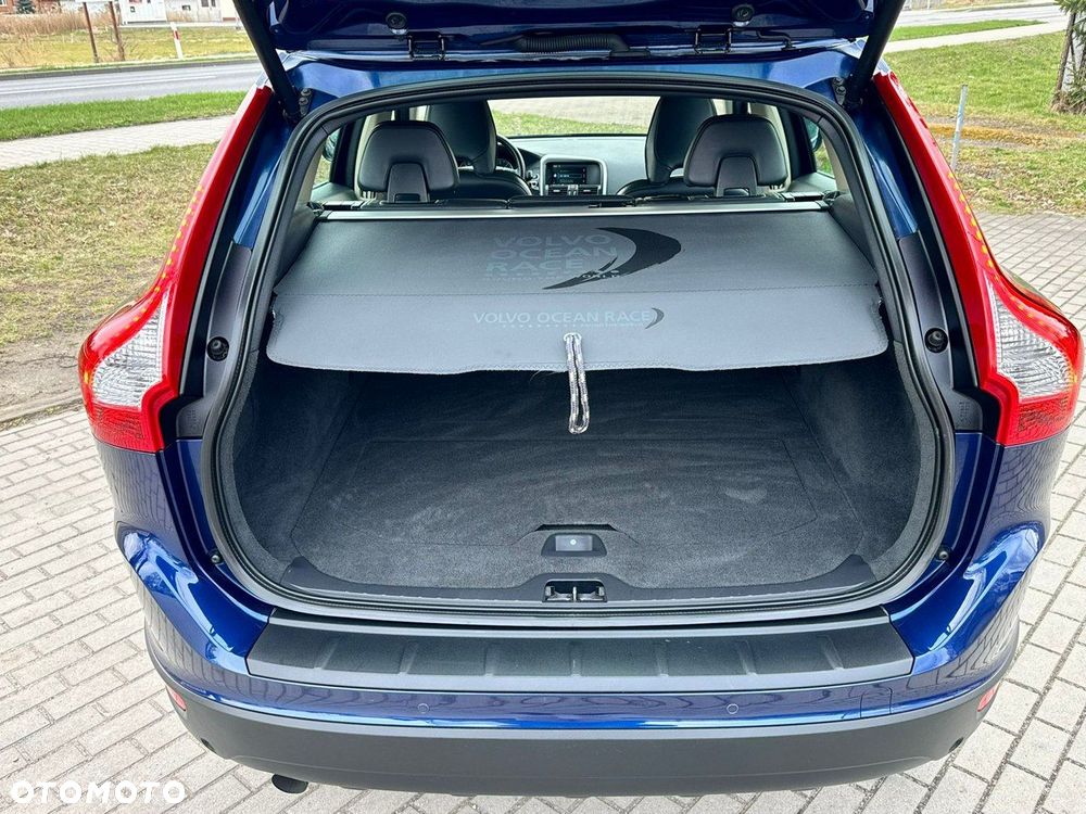 Volvo XC 60 D4 Ocean Race - 29