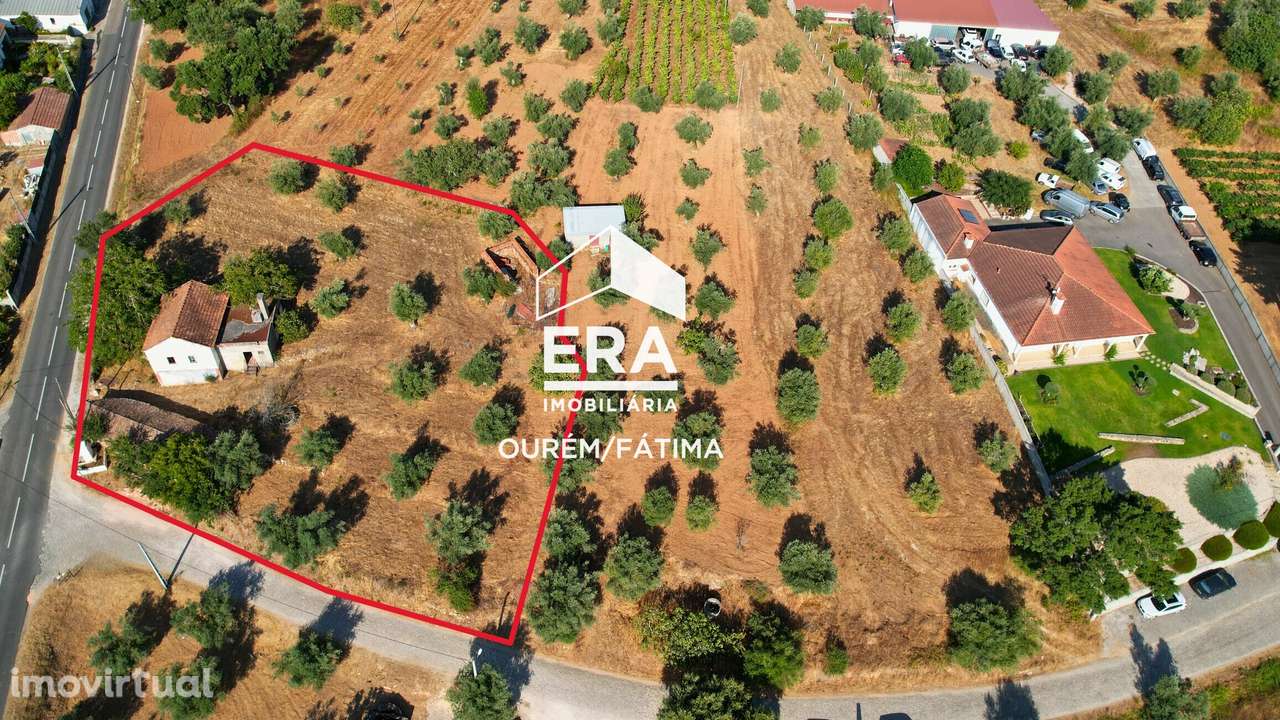 Moradia T2 para reconstrução - Grande imagem: 2/22