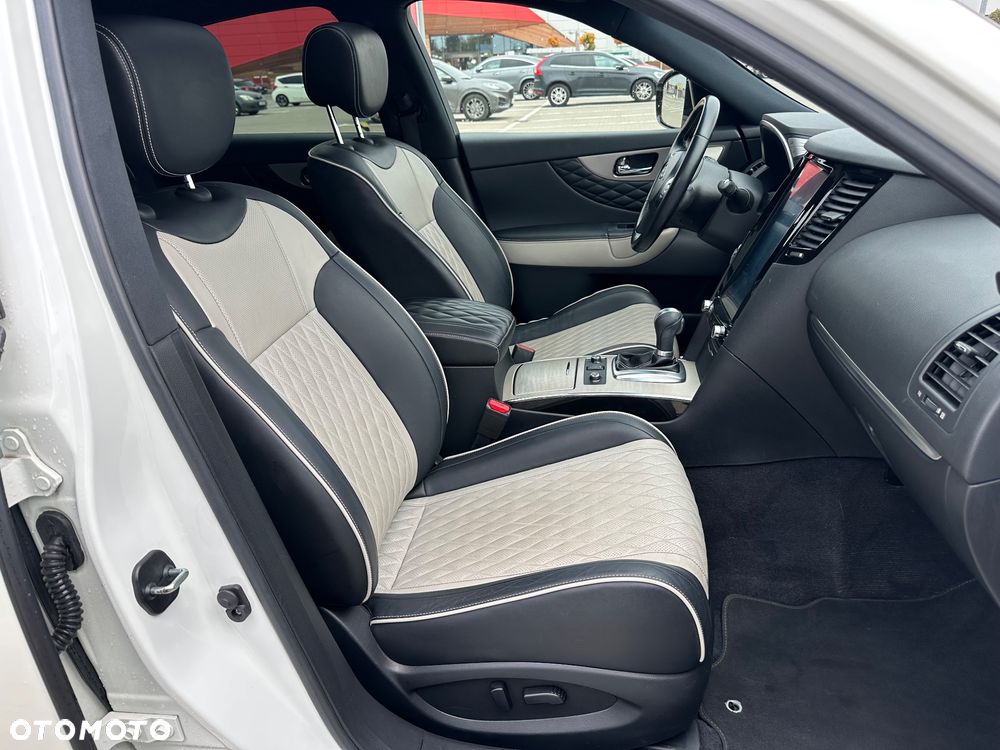 Infiniti Q70 3.7 S Premium - 6