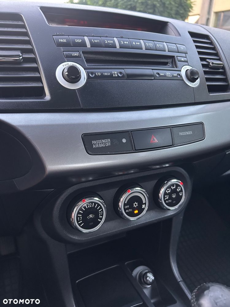 Mitsubishi Lancer 1.5 Inform - 19