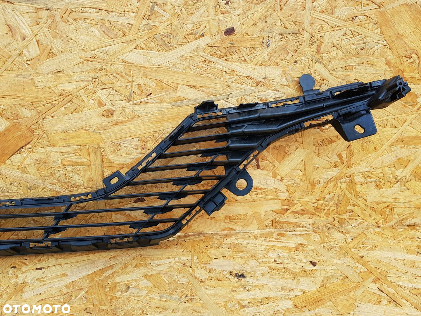 PEUGEOT 208 II 19- KRATKA ŚRODKOWA ATRAPA GRILL ZDERZAKA PRZÓD 9823209880 - 9