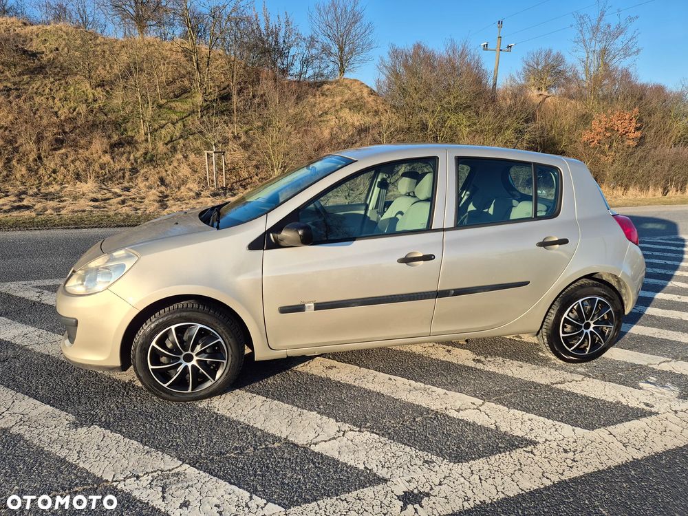 Renault Clio - 1
