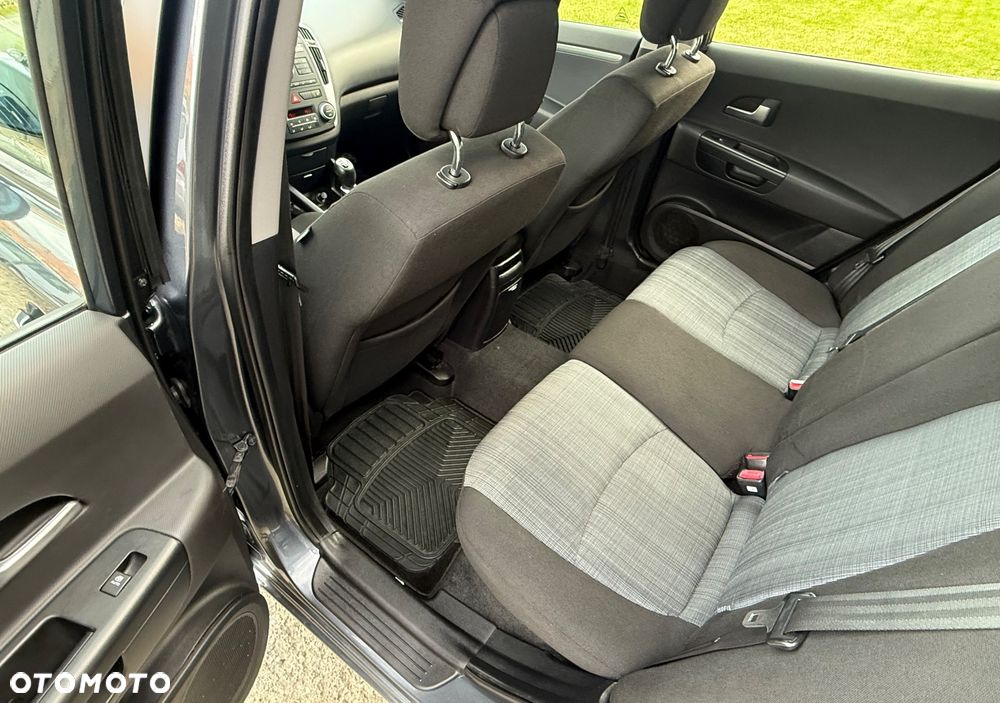 Kia Ceed ver-1-6-crdi-128-dream-team-edition - 22