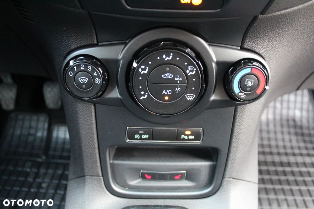 Ford Fiesta 1.0 EcoBoost S&S TITANIUM X - 25