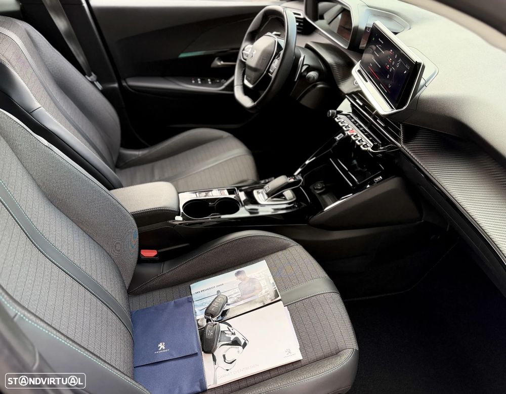 Peugeot 2008 1.2 PureTech Allure EAT8 - 10