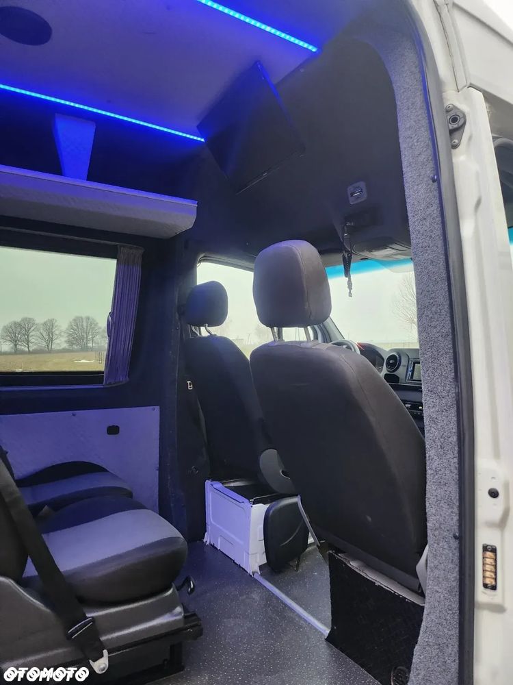 Mercedes-Benz Sprinter - 16