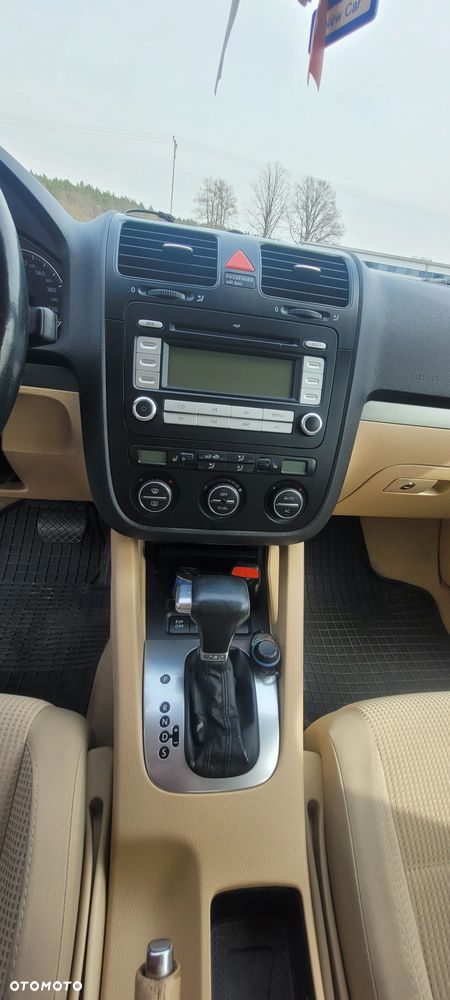 Volkswagen Jetta 2.0 TDI DSG Comfortline - 13