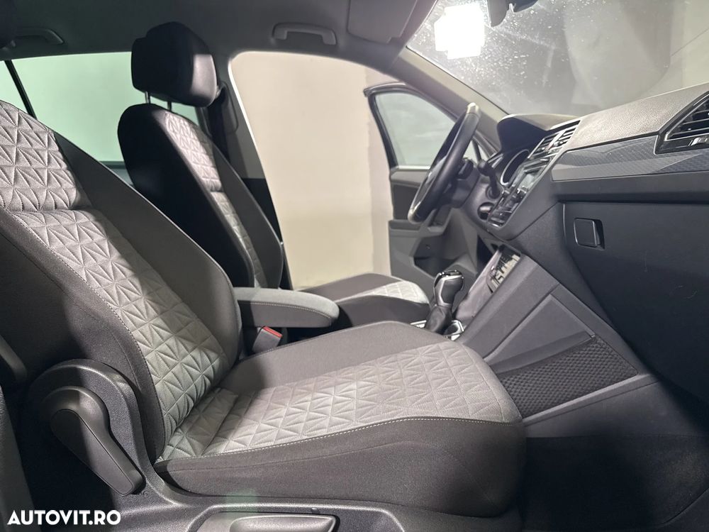 Volkswagen Tiguan - 12