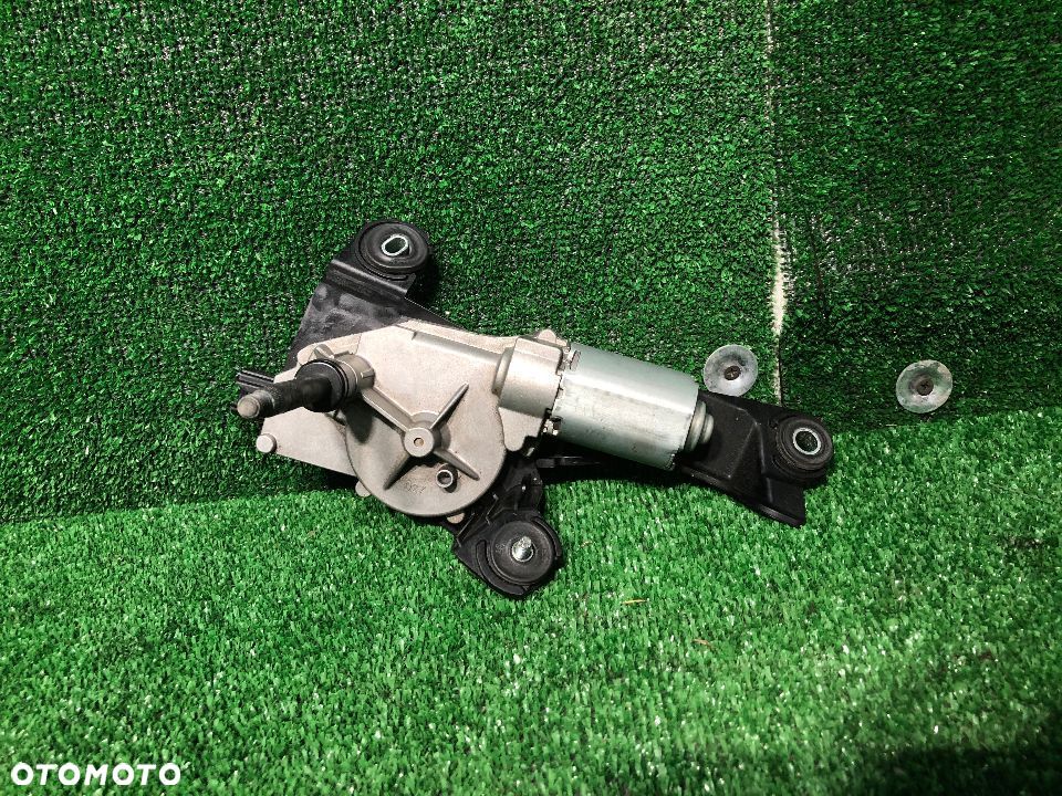 RENAULT KOLEOS I 07- SILNICZEK WYCIERACZKI TYLNEJ TYŁ KLAPY BAGAŻNIKA 28710-JY00A