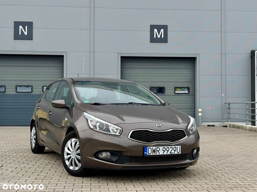 Kia Ceed 1.4 CVVT Attract Plus - 1