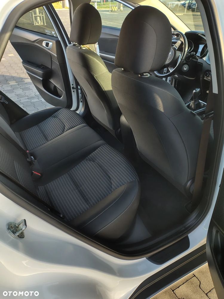 Kia XCeed 1.5 T-GDI M - 14