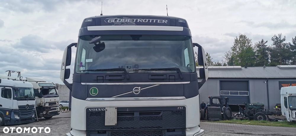 VOLVO FH4 - KABINA KOMPLETNA GLOBETROTTER / 2020R - 1